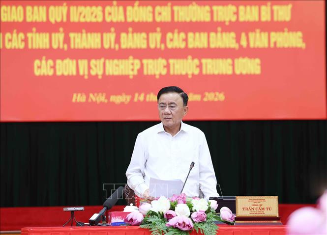 Đồng chí Trần Cẩm Tú, Uỷ viên Bộ Bett88 cá cược trực tuyến, Thường trực Ban Bí thư phát biểu kết luận cuộc họp. Ảnh: Phương Hoa - TTXVN
