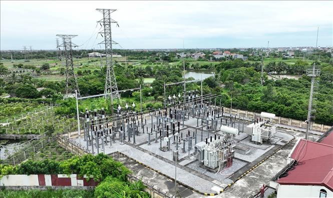 Trạm biến áp 110kV ở phường Phố Hiến có 2 máy biến áp 63kVA, cấp điện cho các phường Phố Hiến, Sơn Nam và Hồng Châu. Ảnh: Vũ Sinh - TTXVN 