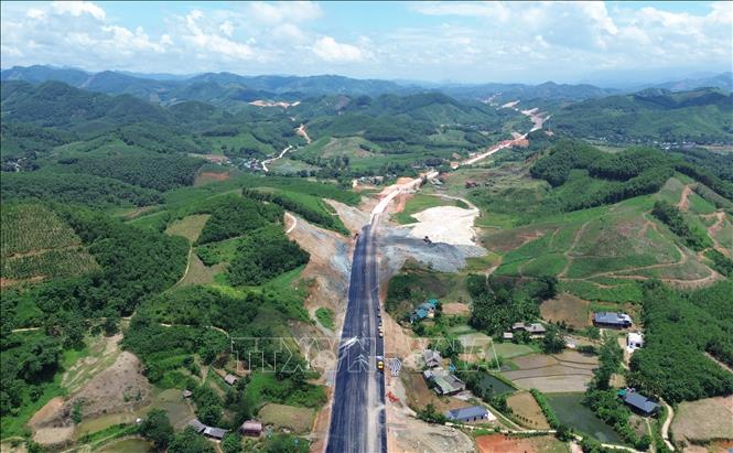 Dự kiến cao tốc Tuyên Quang - Hà Giang sẽ hoàn thành, thông xe toàn tuyến vào cuối quý 3 năm 2026. Ảnh: Quốc Khánh - TTXVN