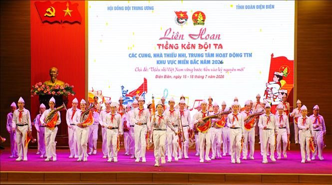 Phần thi cả đoàn Trung tâm Hoạt động Thanh thiếu nhi tỉnh Điện Biên. Ảnh: Phan Quân - TTXVN