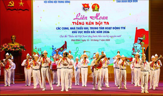 Phần thi cả đoàn Trung tâm Hoạt động Thanh thiếu nhi tỉnh Điện Biên. Ảnh: Phan Quân - TTXVN