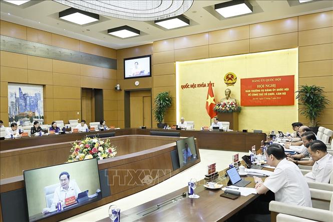 Hội nghị Ban Thường vụ Đảng uỷ Bet88app còn khuyến mãi về công tác tổ chức, cán bộ. Ảnh: Doãn Tấn - TTXVN