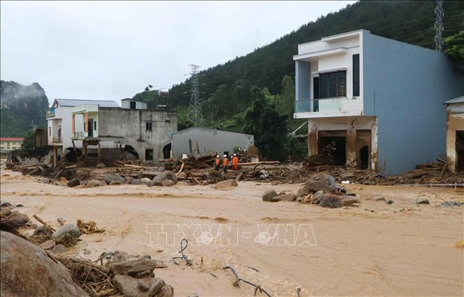 Lai Châu huy động tối đa các lực lượng tham gia cứu hộ, cứu nạn, khắc phục hậu quả thiên tai để người dân xã Mường Than sớm ổn định cuộc sống. Ảnh: Nguyễn Oanh - TTXVN