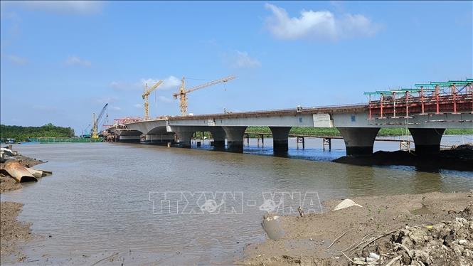 Dự án Cầu Ba Lai 8 dự kiến hợp long cuối tháng 8/2026. Ảnh: Huỳnh Phúc Hậu - TTXVN