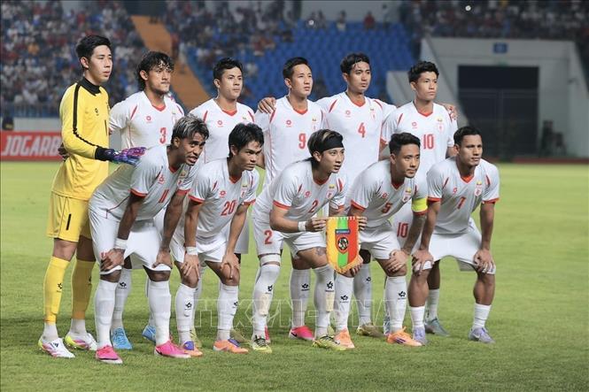 Đội hình ra sân của đội tuyển Myanmar. Ảnh: Minh Quyết - TTXVN